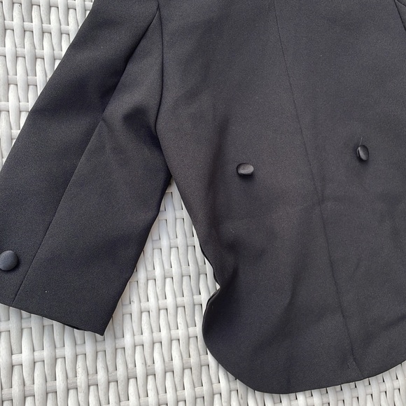 Boys Formal Tuxedo with Tail in Black Size XL - Picture 10 of 15